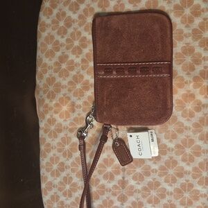 NWT 🍷 COACH 🍷HAMPTON SUEDE & GLOVE LEATHER WRISTLET 🍒Bordeaux (Wine) w/Silver